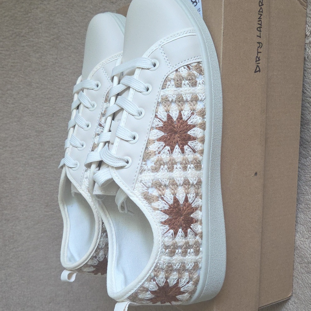 Dirty Laundry Cream and Brown Star Sneakers